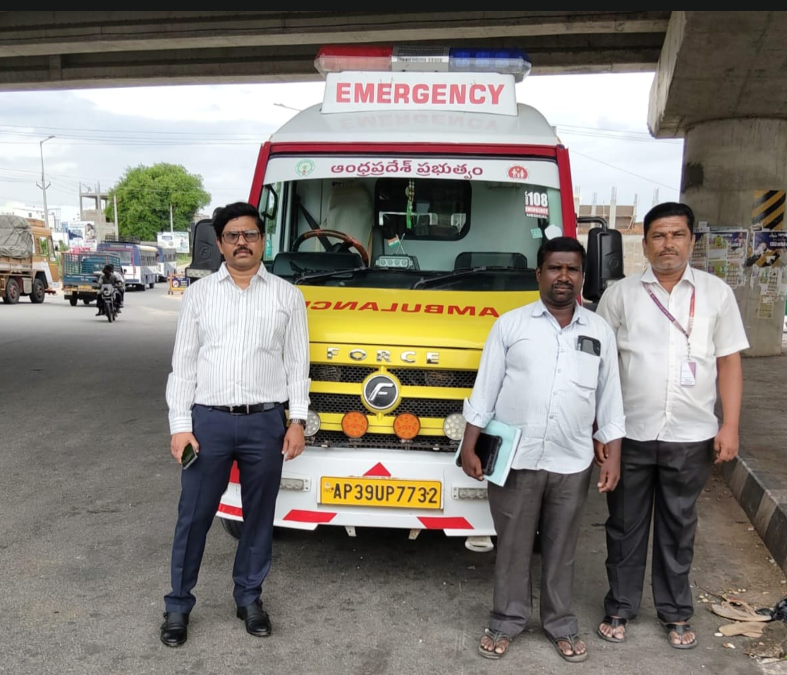అత్యవసర సేవల్లో రాజీ లేదు.. 108 అంబులెన్స్ సేవలను ఆకస్మికంగా తనిఖీ చేసిన జిల్లా సమన్వయకర్త డాక్టర్ పి. లోకవర్ధన్